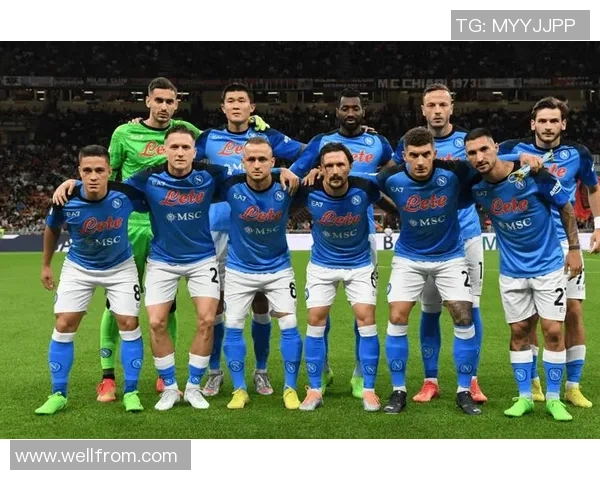 费耶诺德与那不勒斯的激烈对决揭示足球战术的精彩博弈与球队实力的较量